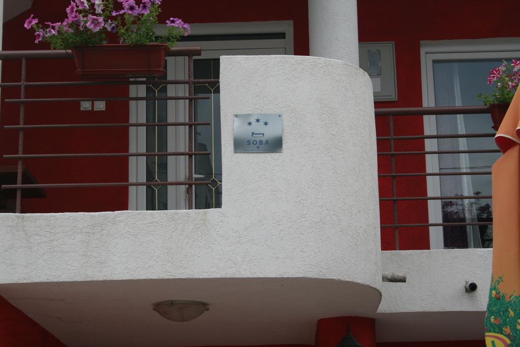 Lukic Apartmani Bar Zewnętrze zdjęcie